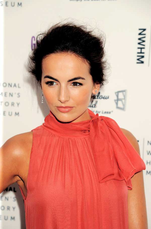 卡米拉·贝尔(Camilla Belle)